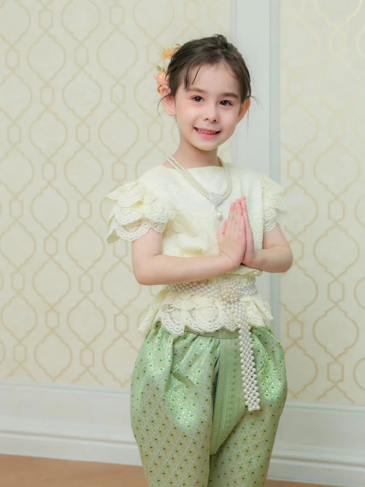 รุ่นมรกต รูปที่ 2